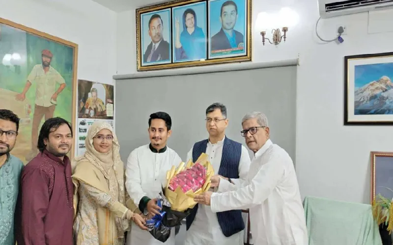 প্রতিষ্ঠাবার্ষিকীতে বিএনপিকে এনসিপির শুভেচ্ছা