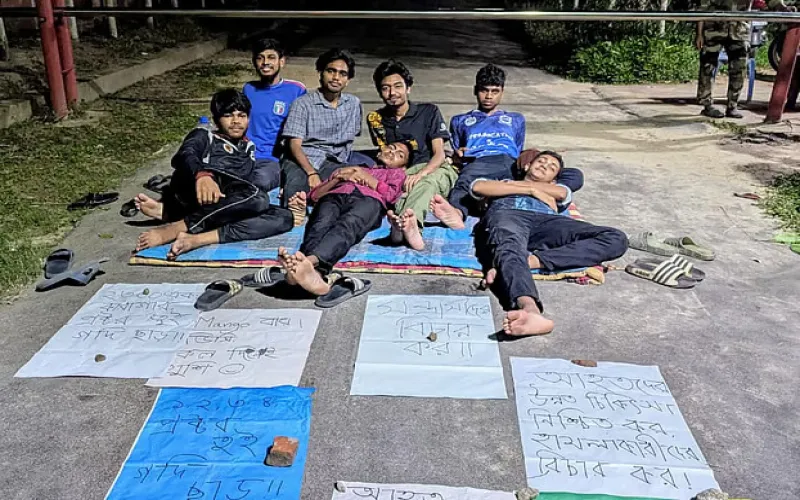 ভাইয়ের রক্তের প্রতি সমবেদনা, চবিতে শিক্ষার্থীদের প্রতীকী অনশন