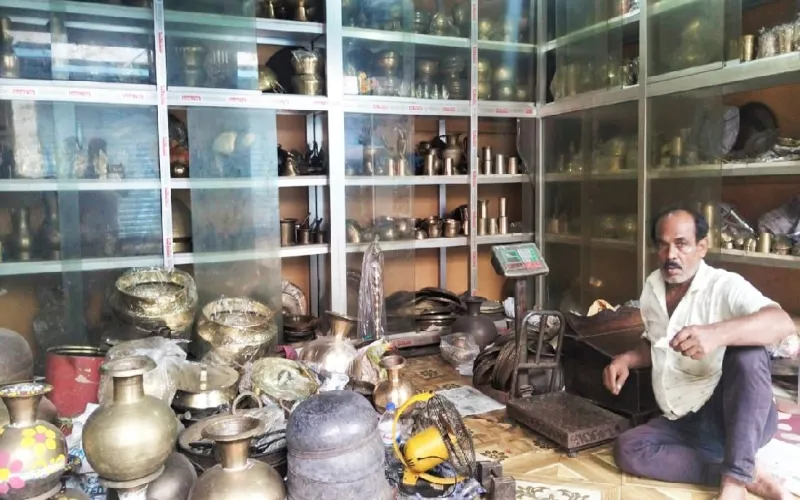 এক সময়ে বিদেশে রপ্তানি হওয়া ঐতিহ্যবাহী কাঁসা শিল্প বিলুপ্তির পথে