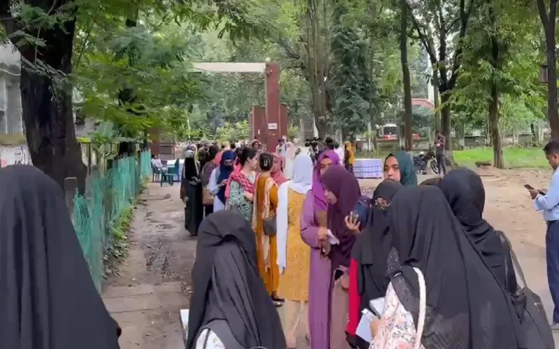 শান্তিপূর্ণভাবে চলছে ডাকসু নির্বাচনের ভোটগ্রহণ