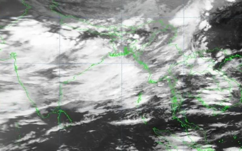নতুন লঘুচাপের পূর্বাভাস, ঢাকায় বাড়তে পারে বৃষ্টিপাত