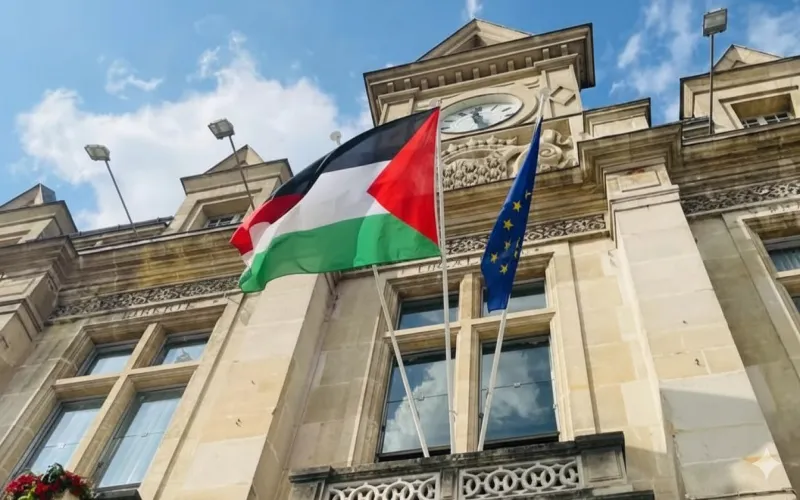 ফ্রান্সে ইতিহাস গড়ে ২১ শহরে উড়ল ফিলিস্তিনের পতাকা