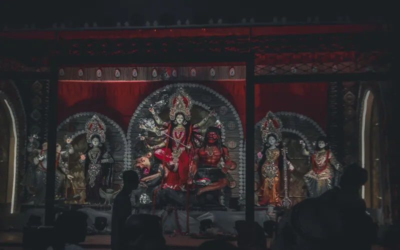 আনন্দ-নদীর তীরে বিষাদের সুর, বিজয়া দশমীতে শেষ শারদ উৎসব