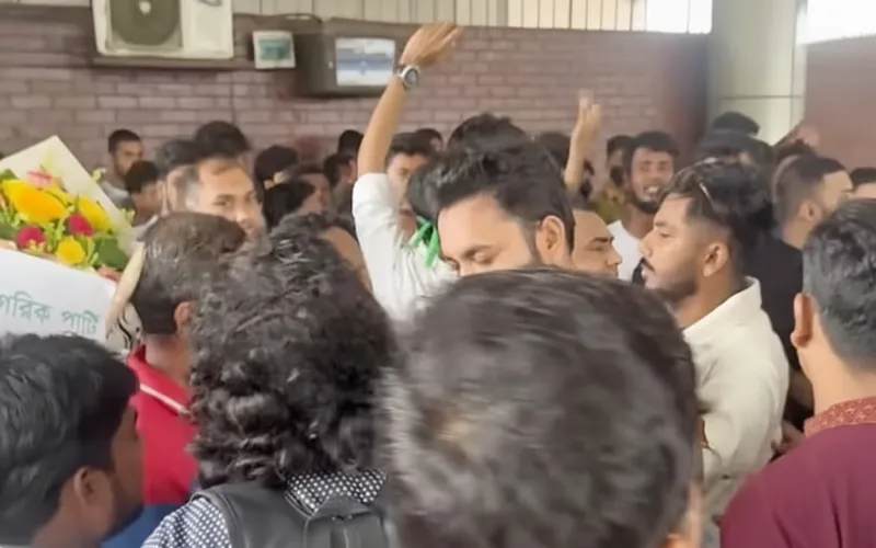 বিমানবন্দর কাণ্ড: আখতার-জারার সংবাদ সম্মেলন ‘বয়কট’ সাংবাদিকদের